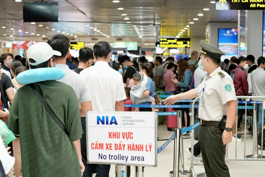 Sân bay Nội Bài dự kiến đón khoảng 96.000 lượt khách dịp 30/4 và 1/5